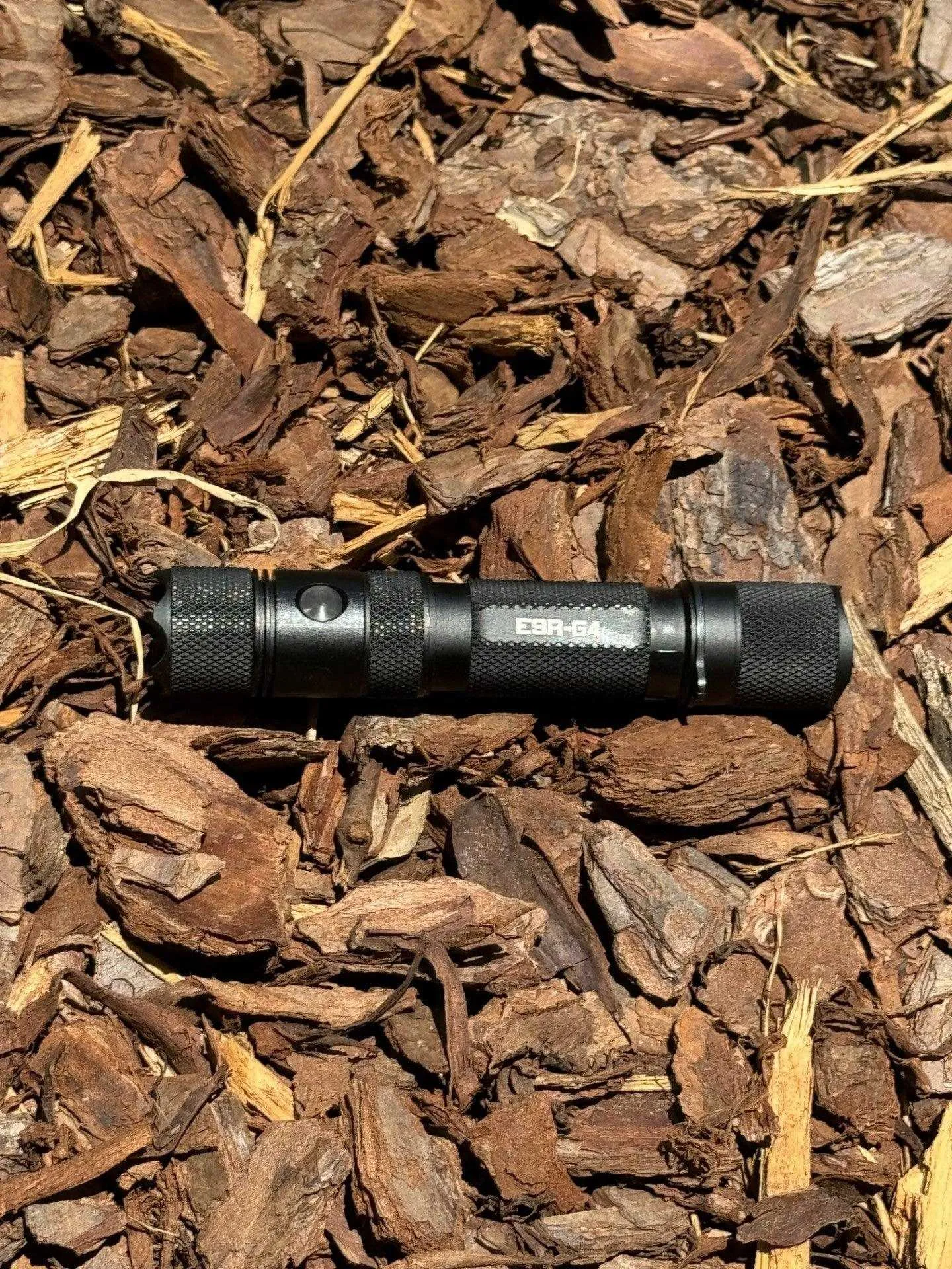 E9R GEN4 - 2,550 Lumen Tactical EDC Flashlight